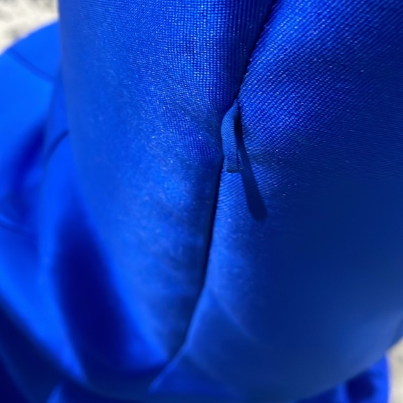 Gorgeous Women’s Royal Blue formal prom party gown in size4 - Picture 17 of 17